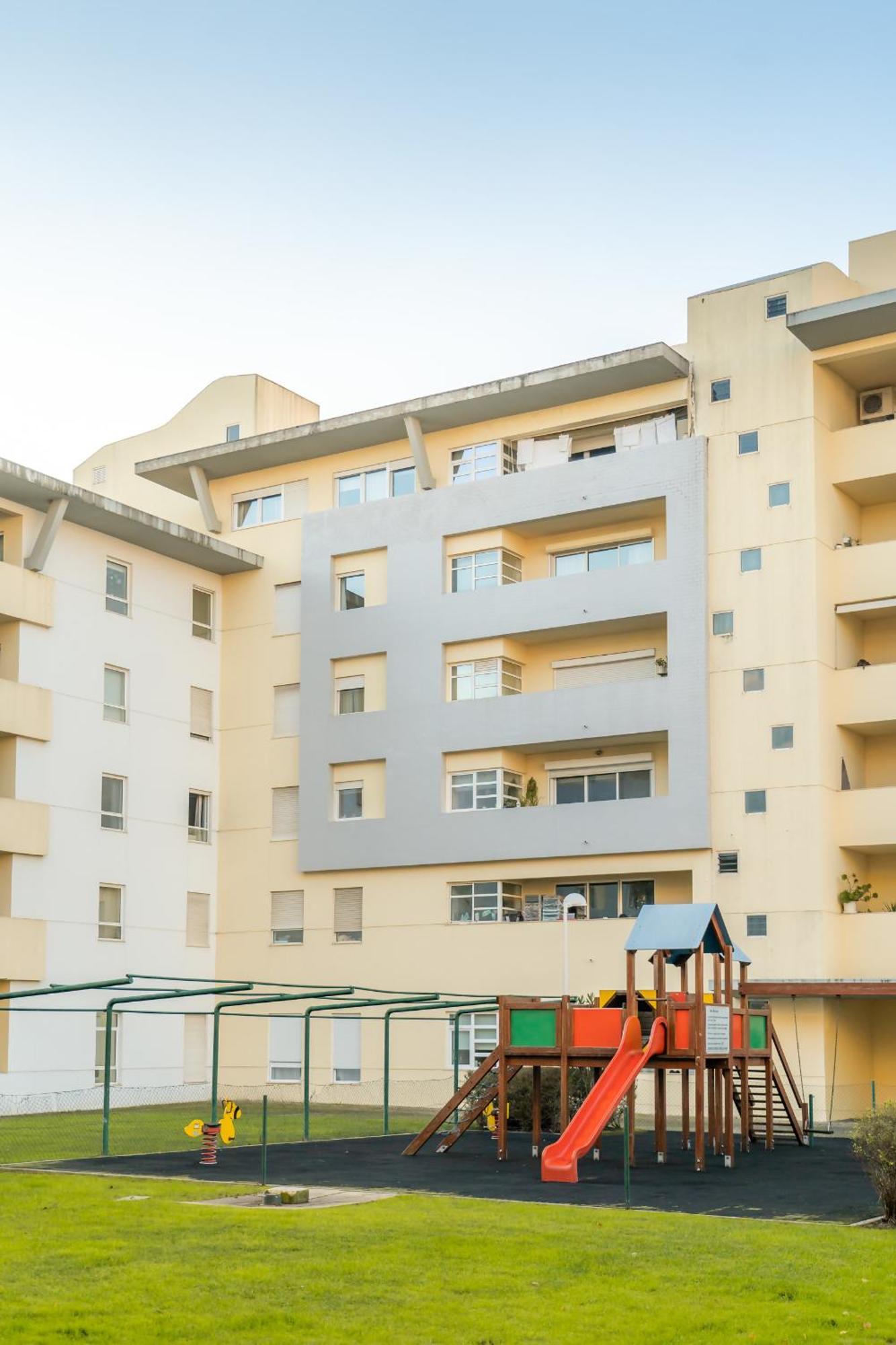 T3 Com Piscina Tenis Ginasio E Parq Infant * Lissabon