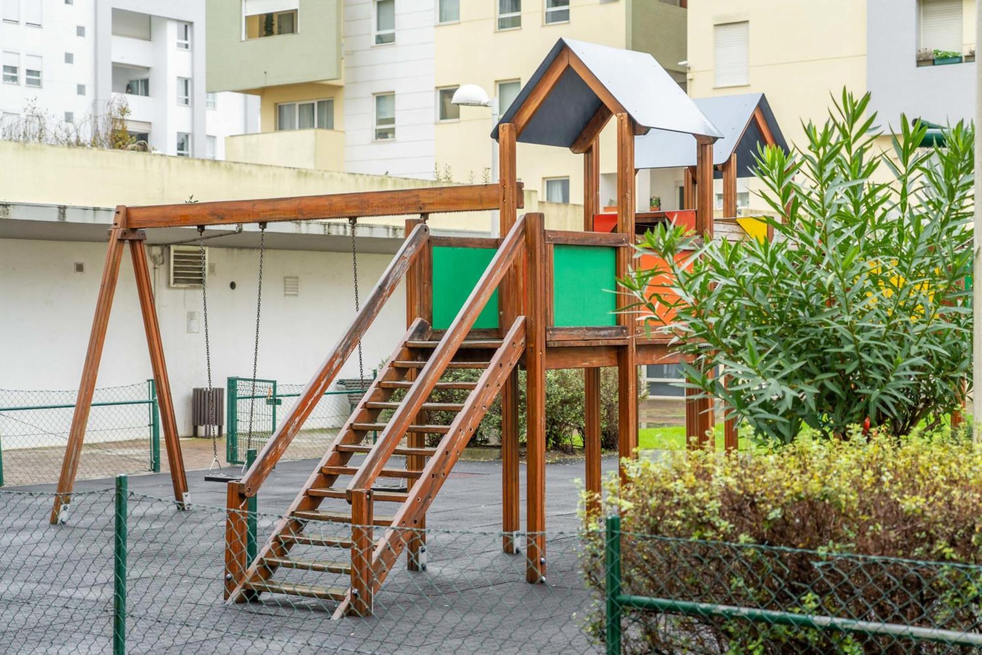 T3 Com Piscina Tenis Ginasio E Parq Infant Lissabon